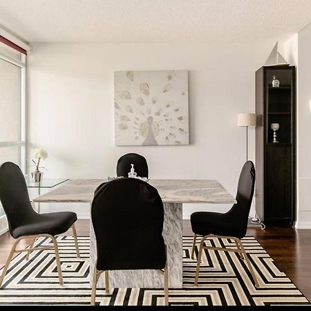 Downtown Toronto+Free Parking+Cn Tower View Apartment Екстериор снимка