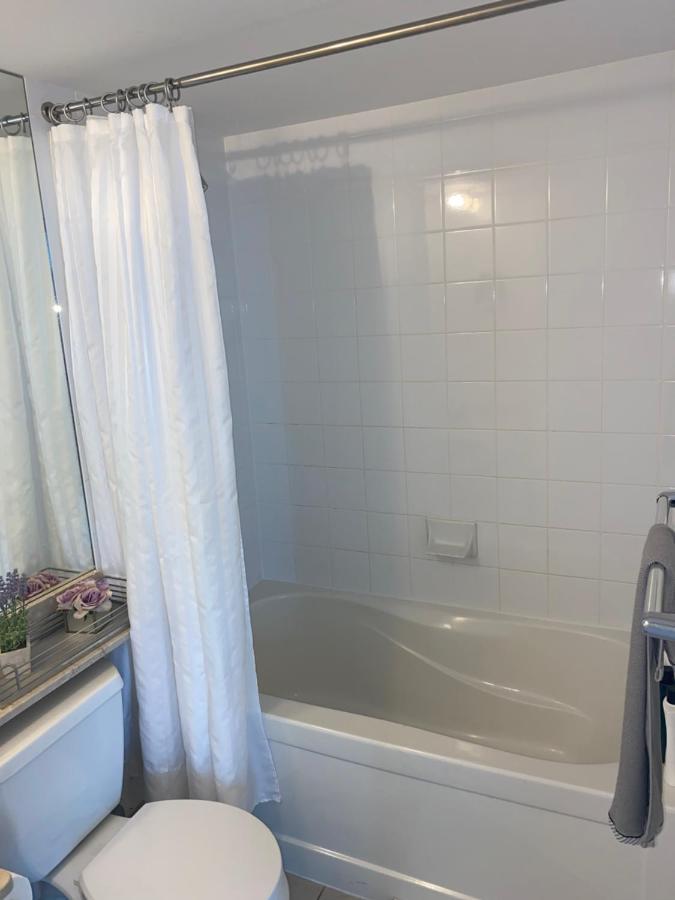 Downtown Toronto+Free Parking+Cn Tower View Apartment Екстериор снимка