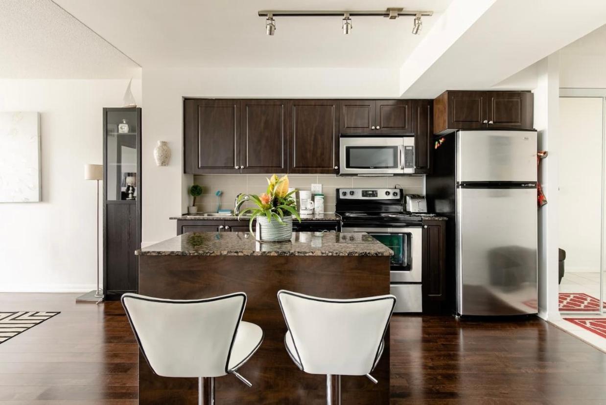 Downtown Toronto+Free Parking+Cn Tower View Apartment Екстериор снимка