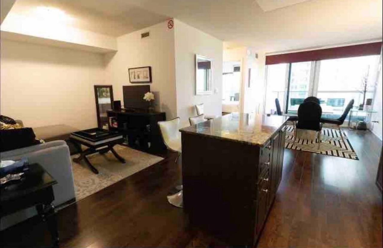 Downtown Toronto+Free Parking+Cn Tower View Apartment Екстериор снимка