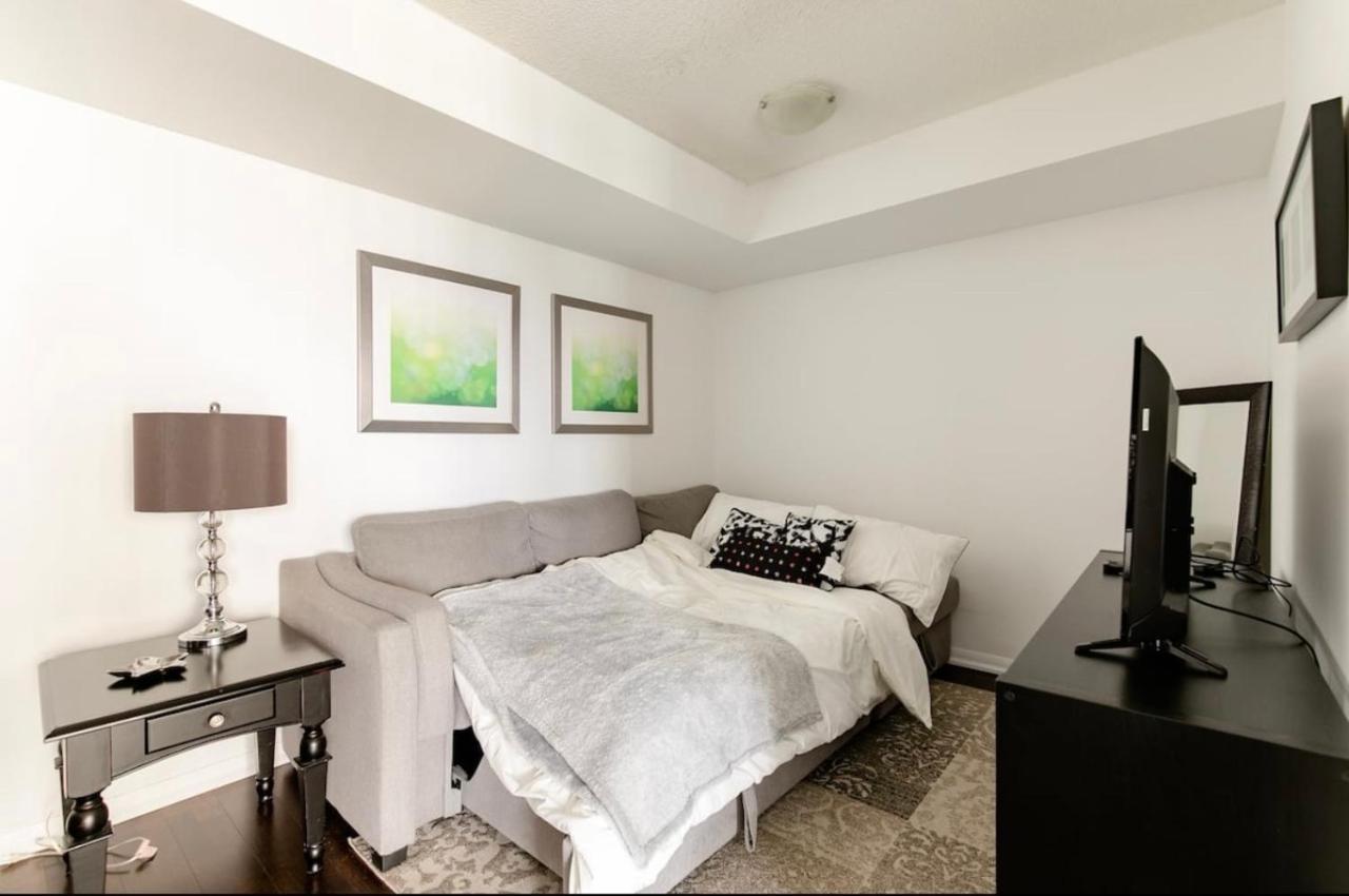 Downtown Toronto+Free Parking+Cn Tower View Apartment Екстериор снимка
