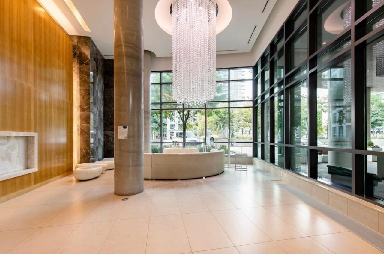 Downtown Toronto+Free Parking+Cn Tower View Apartment Екстериор снимка