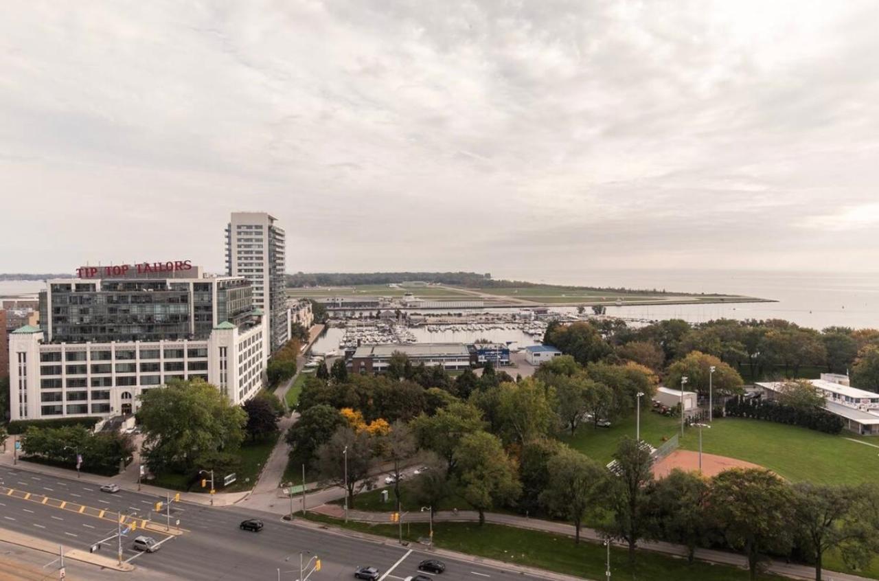 Downtown Toronto+Free Parking+Cn Tower View Apartment Екстериор снимка
